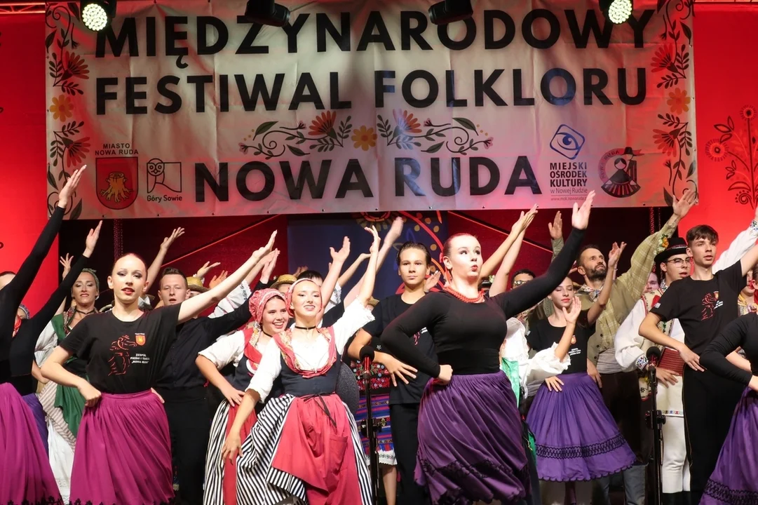 Nowa Ruda. Finał 30. Międzynarodowego Festiwalu Folkloru