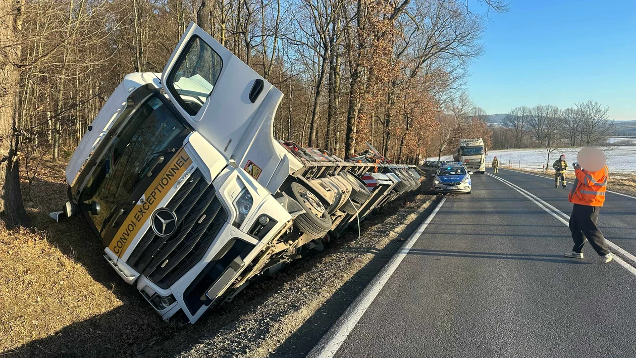 Jaszkówka - zdarzenie drogowe na K46 - Zdjęcie główne