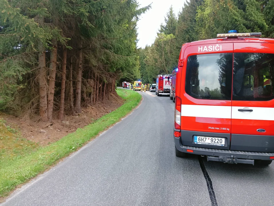 Gmina Bystrzyca Kłodzka. Groźne zderzenie motocyklisty z citroenem w Mostowicach