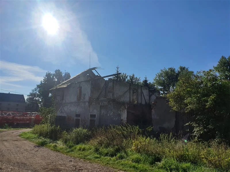 Szalejów Górny. Duża działka z zabudową nawet o 300 tys. zł taniej