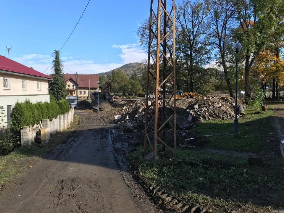 Stronie Śląskie. Tak wygląda miasto 4 tygodnie po powodzi [zdjęcia]