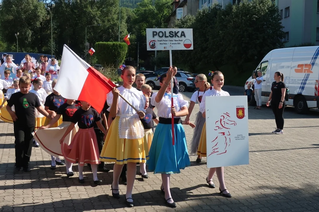 Nowa Ruda. Rozpoczął się Międzynarodowy Festiwal Folkloru [galeria]