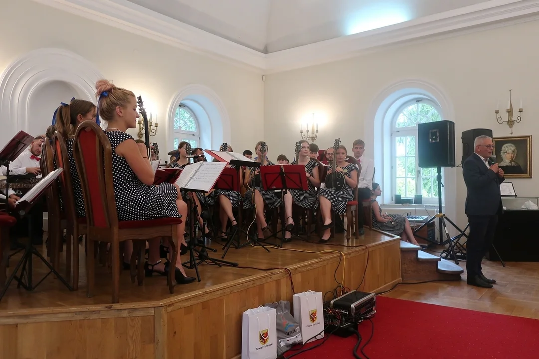 Duszniki-Zdrój. Cudowny koncert muzyki filmowej (i nie tylko) na deskach Teatru Zdrojowego.