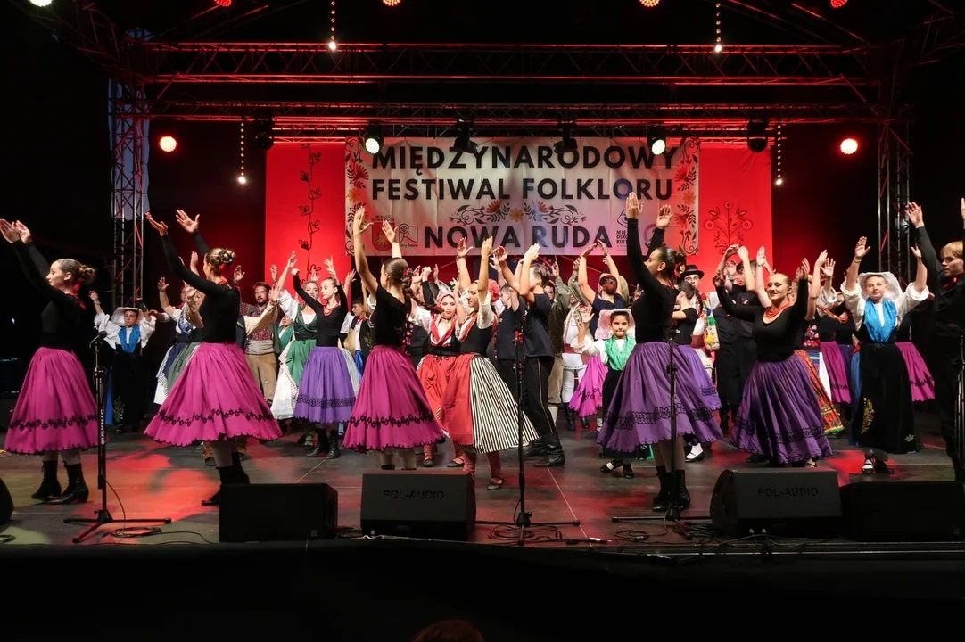 Nowa Ruda. Finał 30. Międzynarodowego Festiwalu Folkloru [galeria]