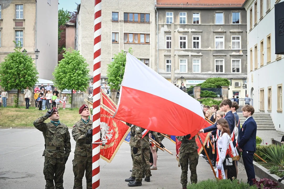 Powiatowe i miejskie uroczystości upamiętniające uchwalenie Konstytucji 3 Maja w Kłodzku [galeria]