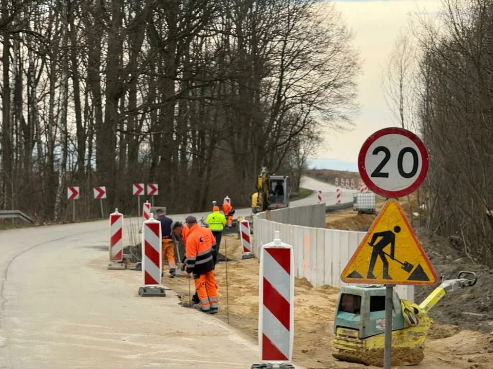 Trwa budowa ścieżki rowerowej Jaworek - Sieroszów [zdjęcia]