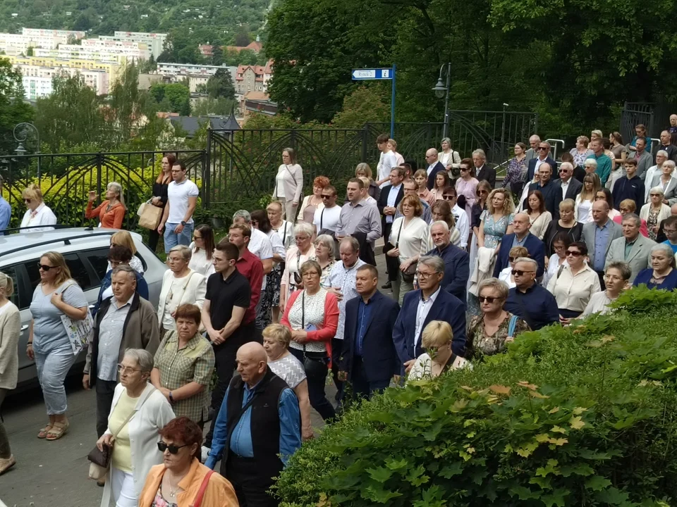 Boże Ciało w Nowej Rudzie. Ulicami przeszła uroczysta procesja [galeria]