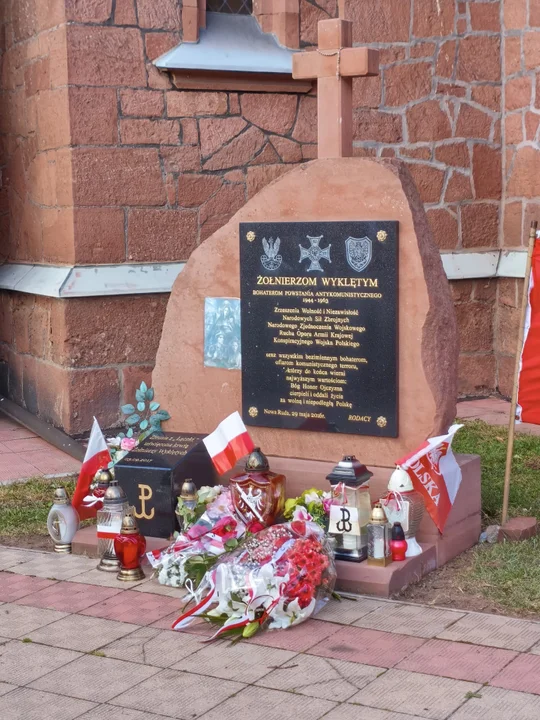 Nowa Ruda. Uczczenie 86. rocznicy wybuchu II wojny światowej w Słupcu z udziałem senatora Aleksandra Szweda [galeria]
