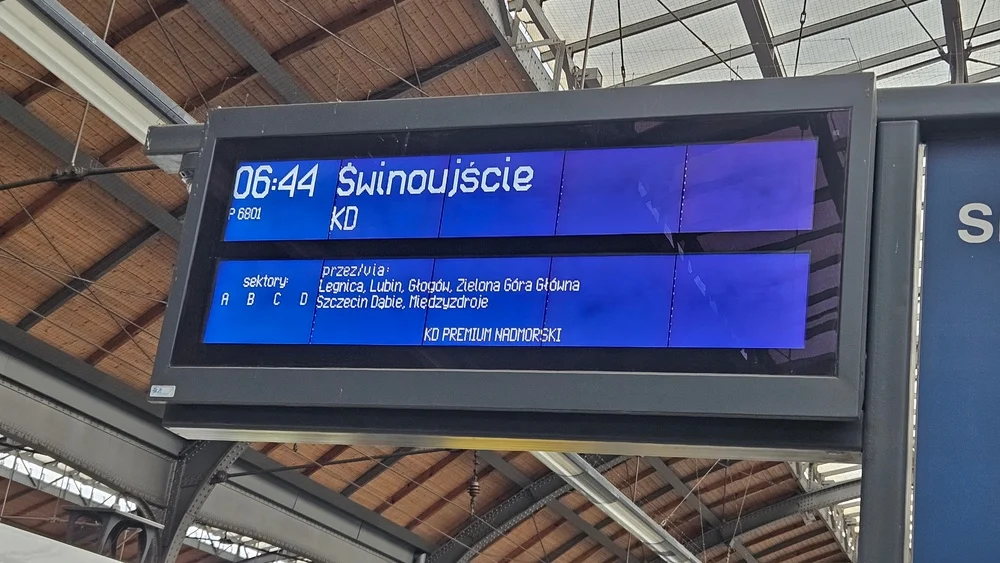 Wakacyjny hit Kolei Dolnośląskich wraca na tory! Z Dolnego Śląska prosto nad Bałtyk