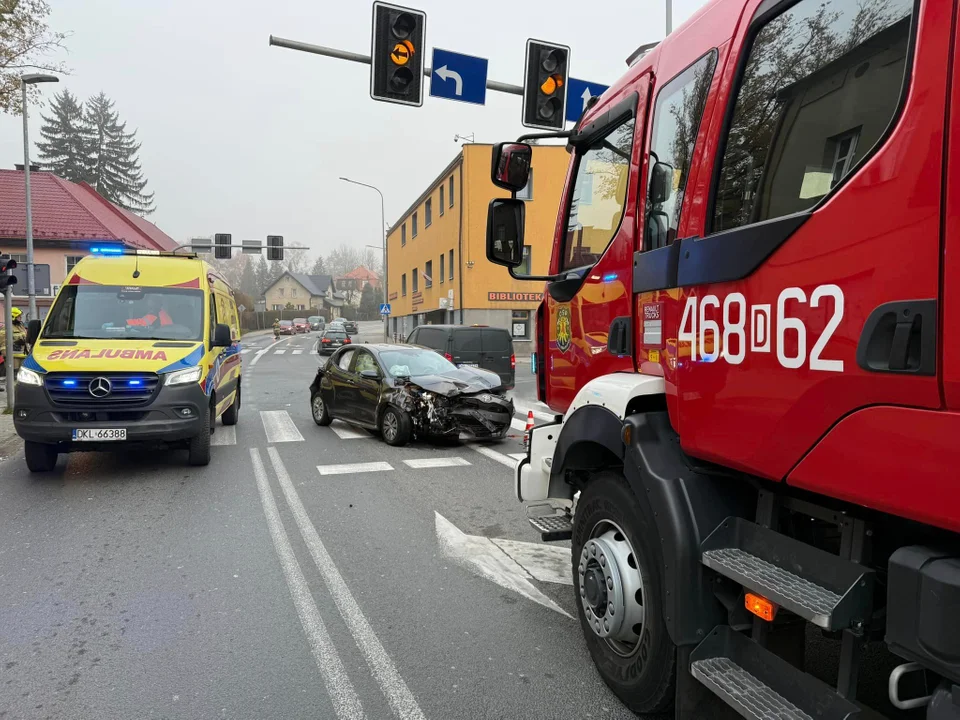 Nowa Ruda. Zderzenie dwóch samochodów na skrzyżowaniu w Słupcu [zdjęcia]