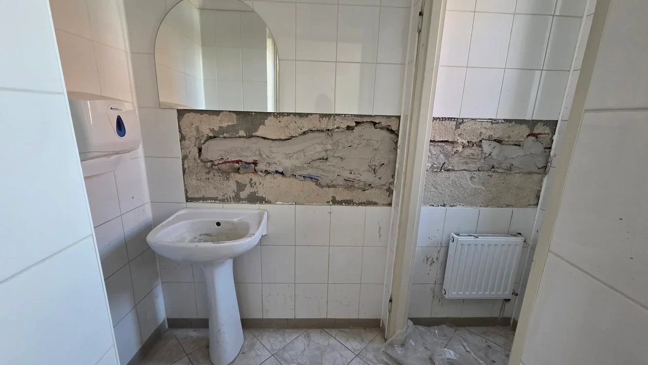 ZĄBKOWICE ŚLĄSKIE. Termomodernizacja liceum za blisko 6,5 mln zł dobiega końca - Zdjęcie główne