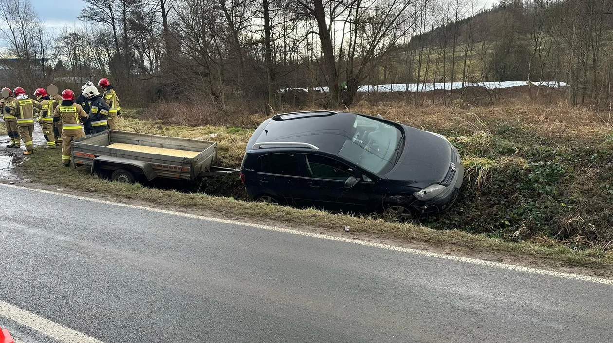 Ścinawka Średnia. Kolizja na ul. Piłsudskiego