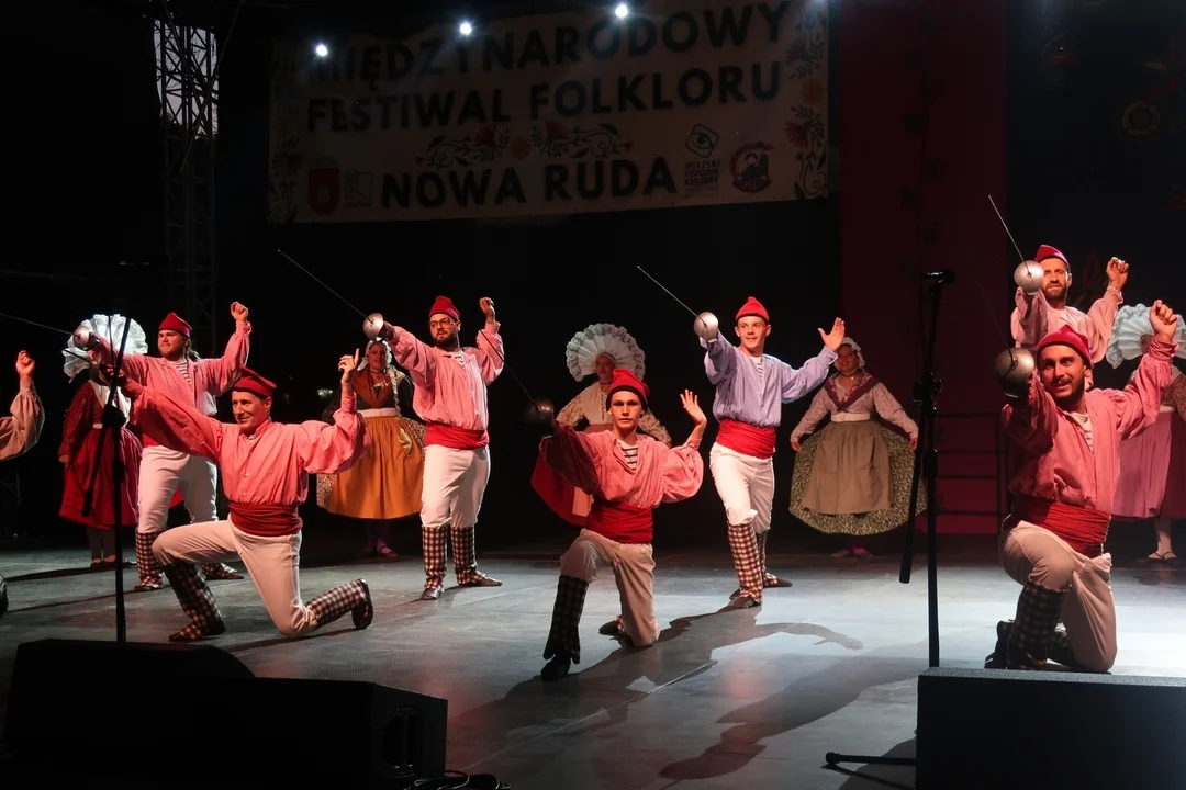 Nowa Ruda. Rozpoczął się Międzynarodowy Festiwal Folkloru [galeria]