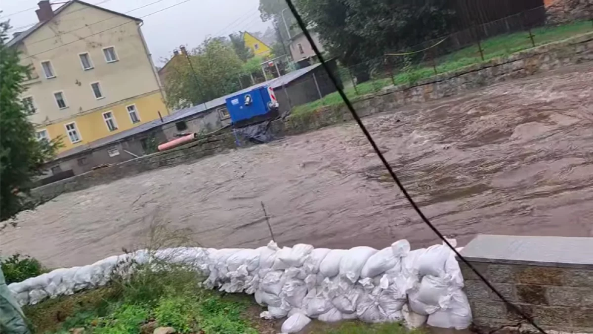 Powiat kłodzki. Ewakuacja mieszkańców w Lądku i Stroniu. Zagrożenie w Ołdrzychowicach i Trzebieszowicach - Zdjęcie główne