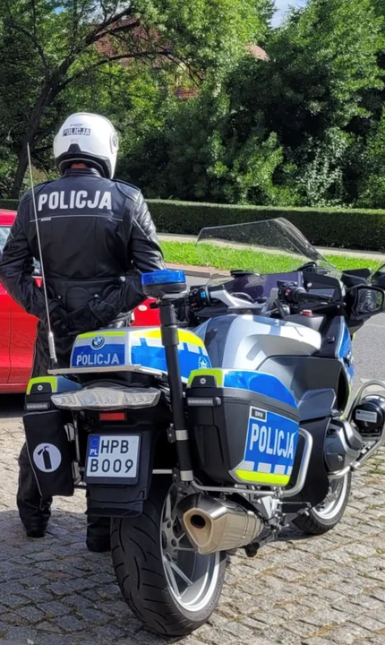 Policjanci kłodzkiej drogówki otrzymali pierwszy motocykl - Zdjęcie główne