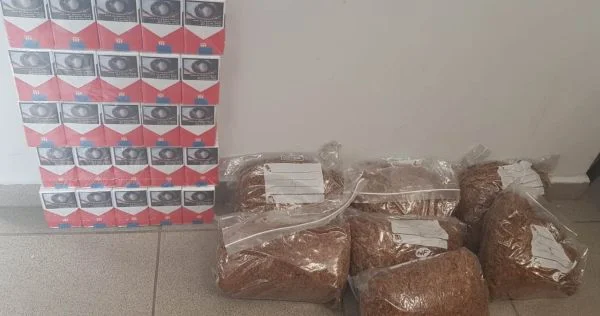 Policjanci z Kłodzka ujawnili w mieszkaniu 63-latki 3,5 kilograma tytoniu - Zdjęcie główne