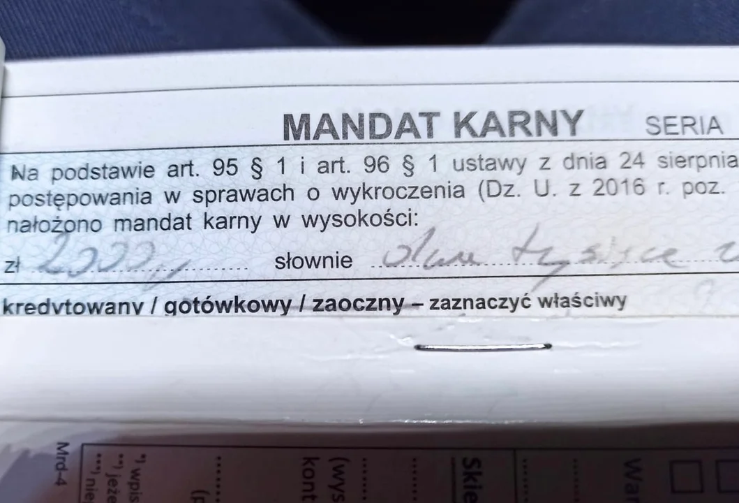 Duszniki-Zdrój. Młody kierowca pędził 120 km/h. Dostał wysoki mandat - Zdjęcie główne