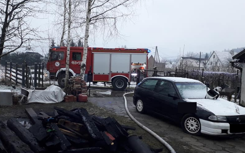 Trzebieszowice: Spalił się garaż razem z poboczną dobudową 