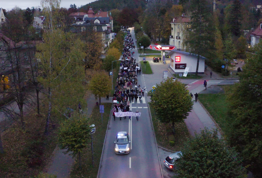 =Kudowa protestowała - Zdjęcie główne