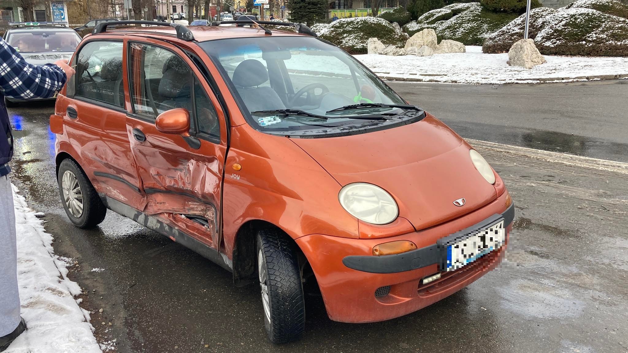 Kłodzko. Kolizja przy skrzyżowaniu Kościuszki i Malczewskiego - Zdjęcie główne