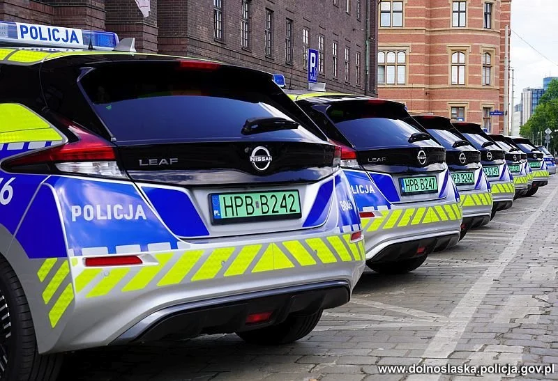 Elektryczny radiowóz nissan leaf trafi do policjantów w Kłodzku - Zdjęcie główne