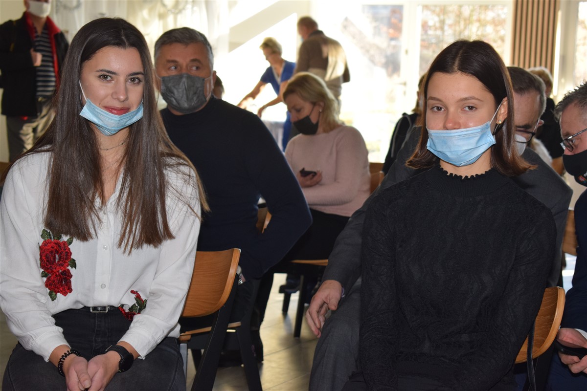 Gmina Kłodzko. Stypendia im. Grzegorza Ciechowskiego rozdane - przesuń w prawo i zobacz zdjęcia