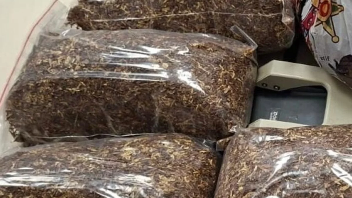 Nielegalny tytoń i papierosy bez akcyzy zabezpieczone przez kłodzkich policjantów