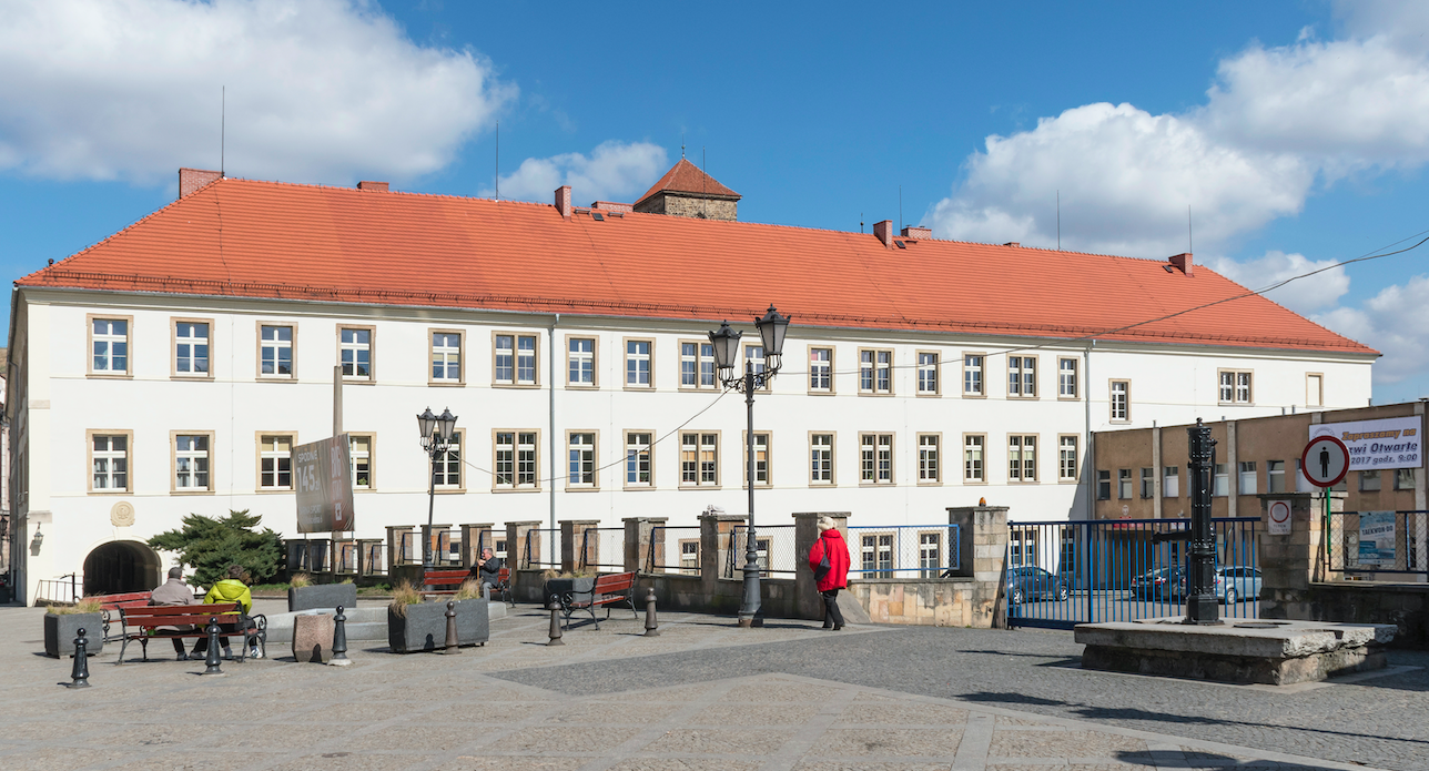 Dyrektor ogólniaka zarażony wirusem - Zdjęcie główne