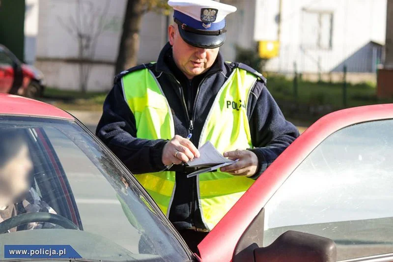 Gmina Międzylesie. Pędził przez teren zabudowany. Stracił prawko - Zdjęcie główne