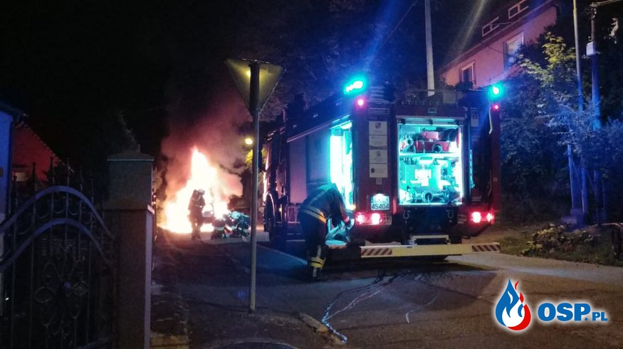 Polanica-Zdrój: Pożar auta przy ul. Owczej - Zdjęcie główne