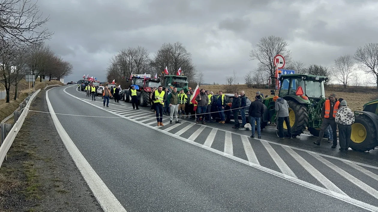 Powiat Kłodzki. Utrudnienia na drogach w związku z protestami rolników - Zdjęcie główne