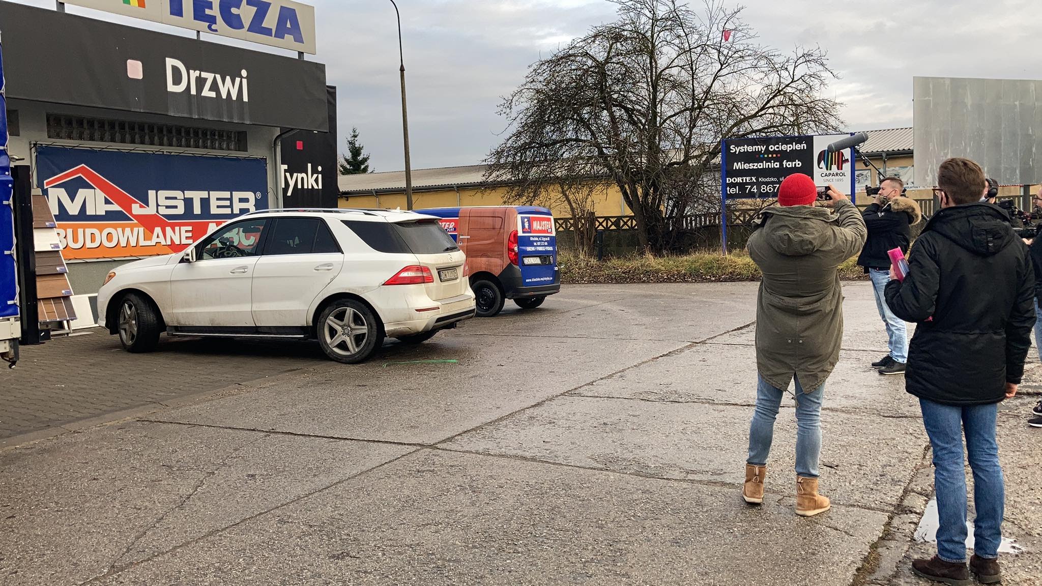Dagmara Kaźmierska z Królowych Życia wraz z ekipą kręcą odcinek pod kłodzkim sklepem