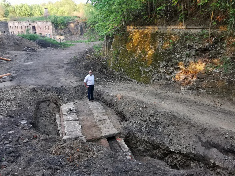 Znalezisko podczas prac w Forcie Owcza Góra - Zdjęcie główne