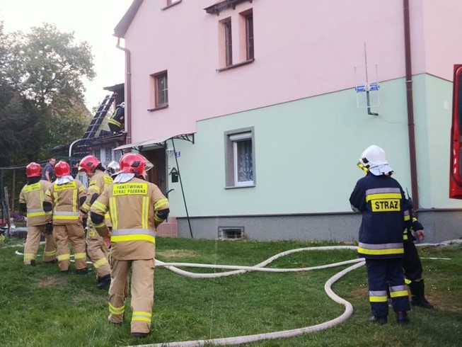 Polanica-Zdrój: Pożar przy ul. Żeromskiego - Zdjęcie główne