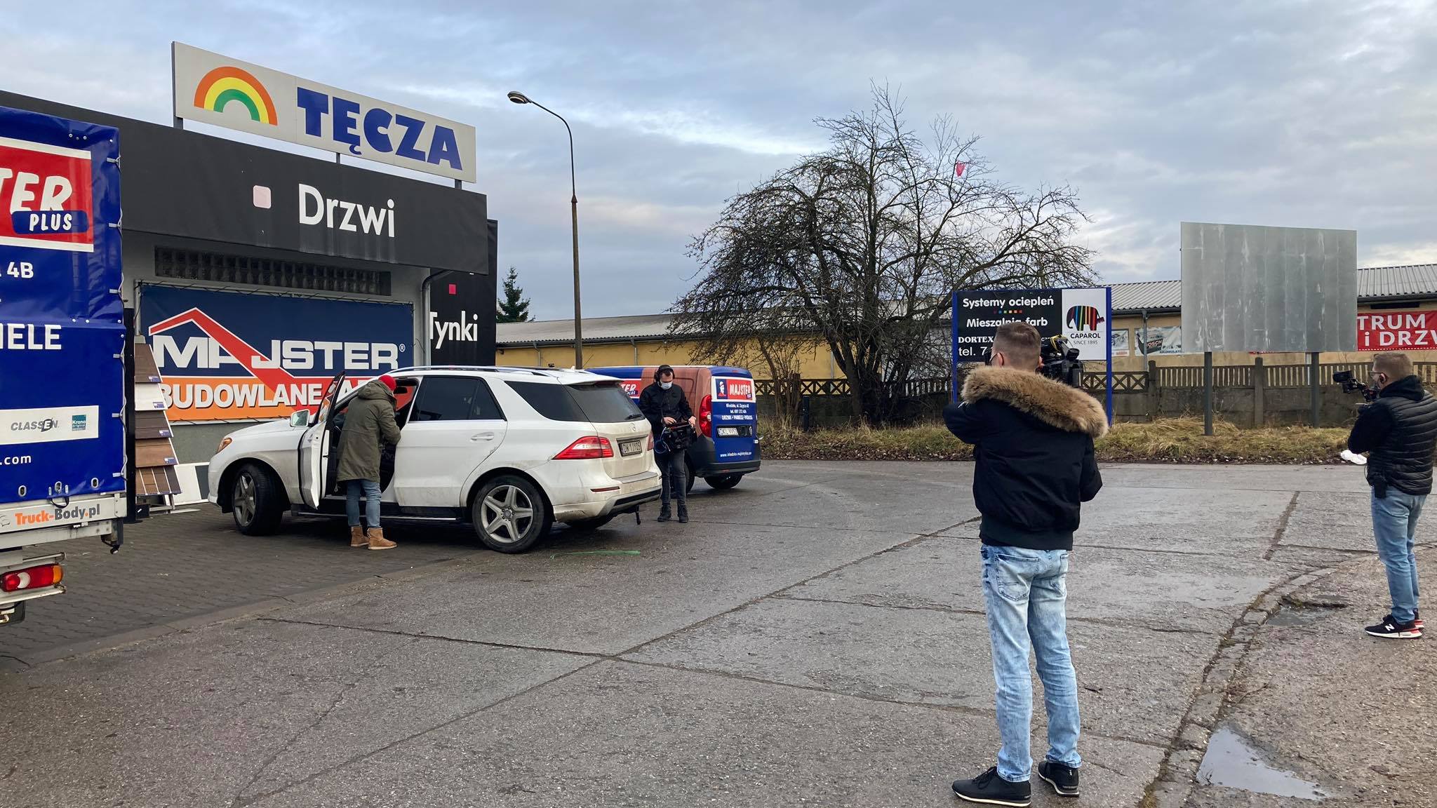 Dagmara Kaźmierska z Królowych Życia wraz z ekipą kręcą odcinek pod kłodzkim sklepem