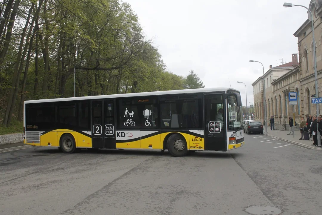 Podsumowano funkcjonowanie autobusowej komunikacji zastępczej na linii Kłodzko-Stronie Śląskie - Zdjęcie główne