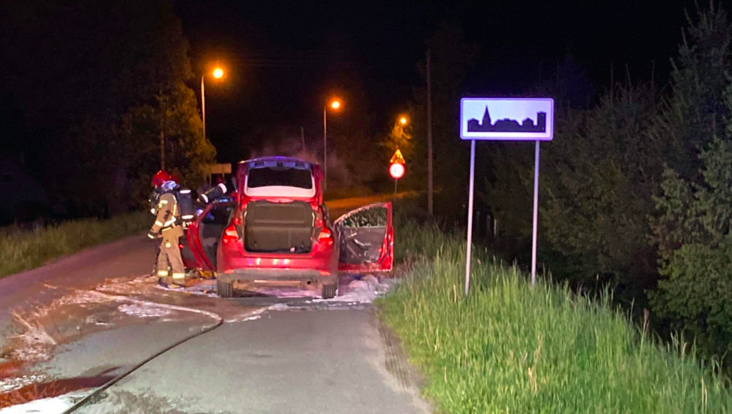 Kłodzko. W nocy palił się samochód - Zdjęcie główne