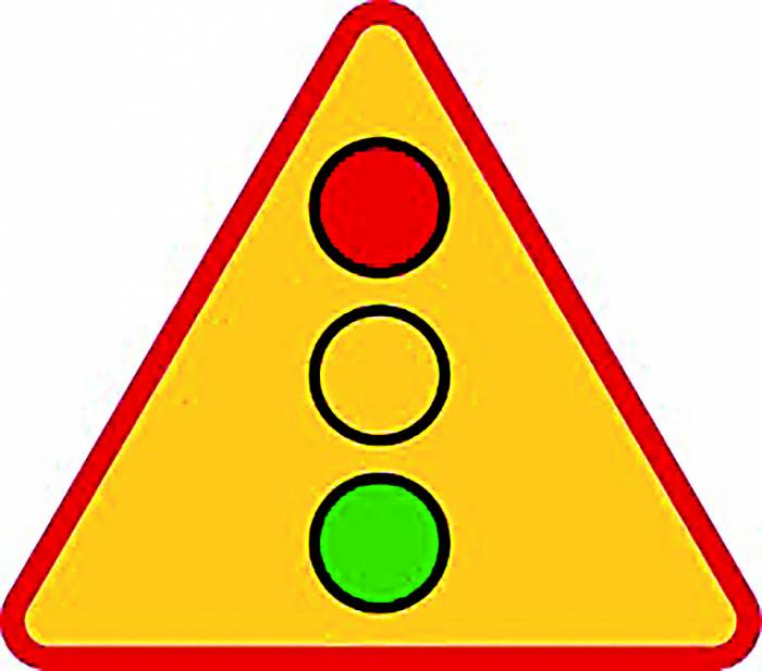 Czerwone na skrzyżowaniu - Zdjęcie główne