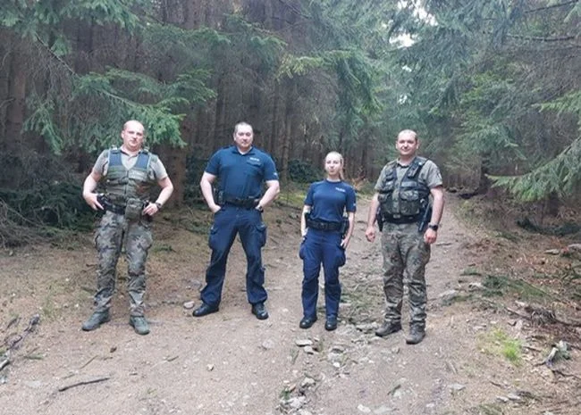 Powiat Kłodzki. Policjanci z kłodzkiej komendy wspólnie ze Strażą Leśną kontrolują lasy - Zdjęcie główne