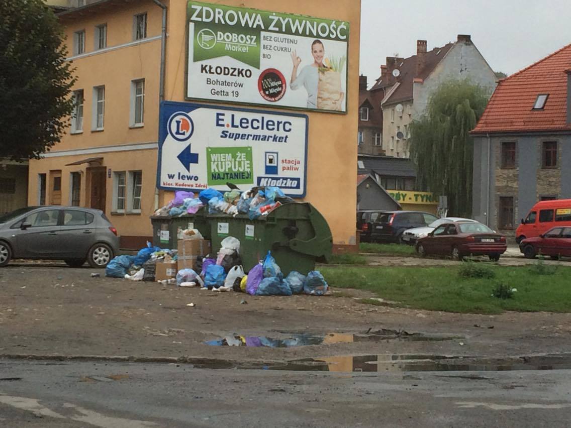 Pijaństwo, śmieci i złe parkowanie - Zdjęcie główne