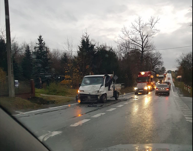 Szalejów Górny. Zderzyły się dwa samochody - Zdjęcie główne