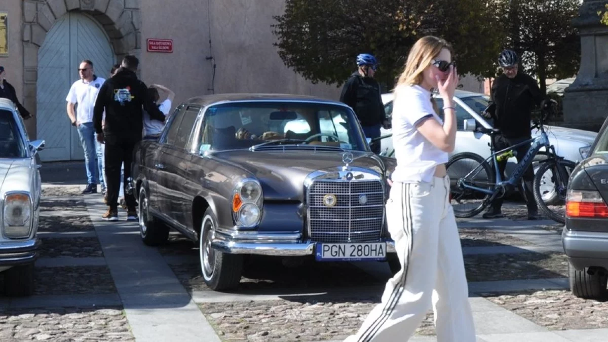 Gmina Radków. Zlot miłośników klasycznych Mercedesów [galeria]