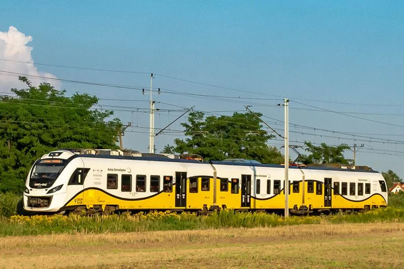 Koleje Dolnośląskie. Zastępcza komunikacja autobusowa na trasie Kłodzko - Stronie Śląskie ruszy 1 września - Zdjęcie główne