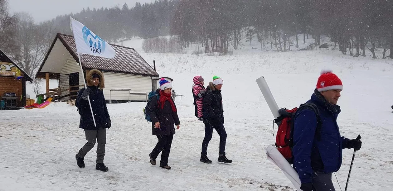 Mimo trudnych warunków pogodowych, zdobyli szczyt Śnieżnika - Zdjęcie główne