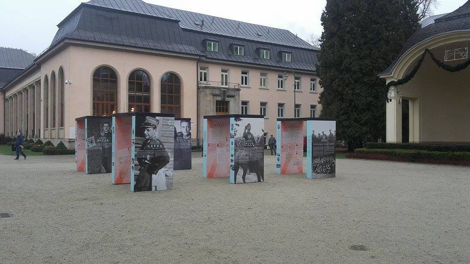 Odzyskiwani Bohaterowie - Zdjęcie główne