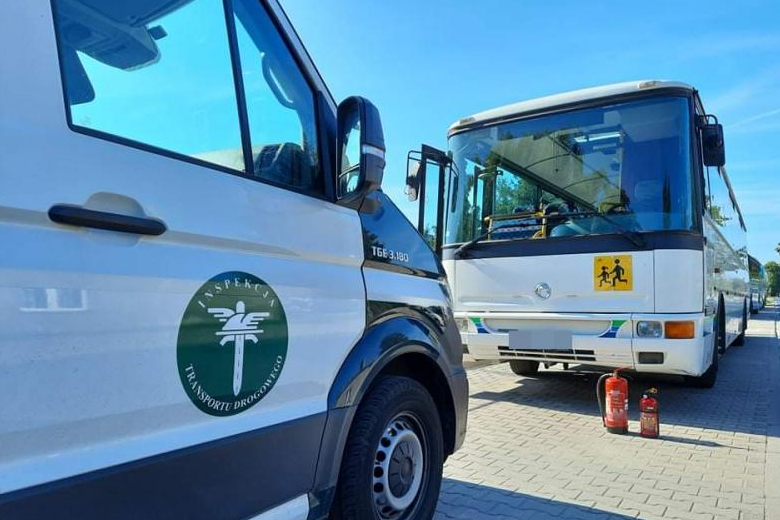 Nowa Ruda: Autobus nie powinien wyjechać na drogi - Zdjęcie główne