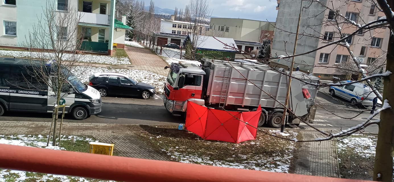 W marcu samochód zbierający odpady w Kłodzku potrącił kobietę. Niestety poszkodowana zmarła.