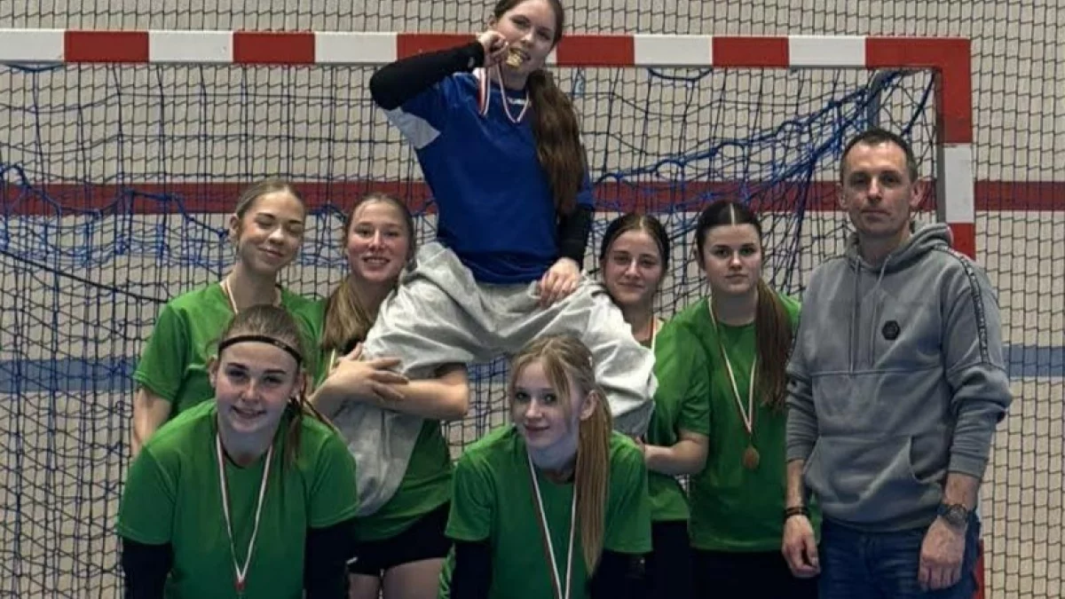 Dziewczyny z „Budowlanki” mistrzyniami Strefy Wałbrzyskiej [zdjęcia]