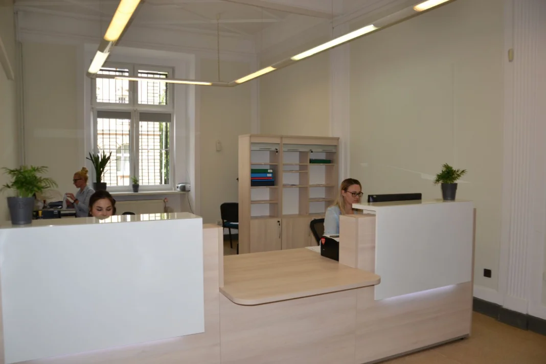 Nowe Biuro Obsługi Klienta w kłodzkim starostwie - Zdjęcie główne