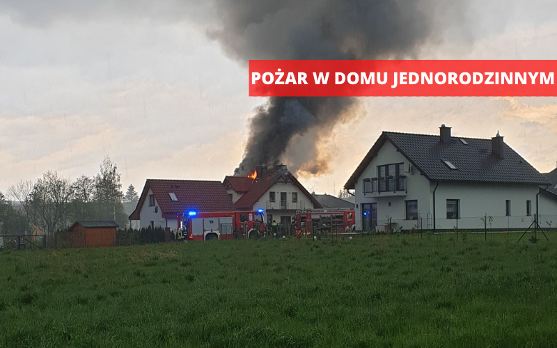 Szczytna: Piorun uderzył w dach domu jednorodzinnego  - Zdjęcie główne